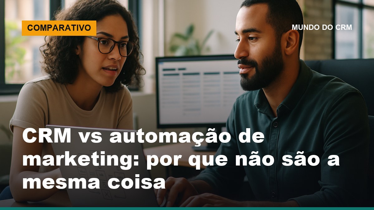 Profissionais de marketing e vendas comparando CRM e automação de marketing em telas no escritório