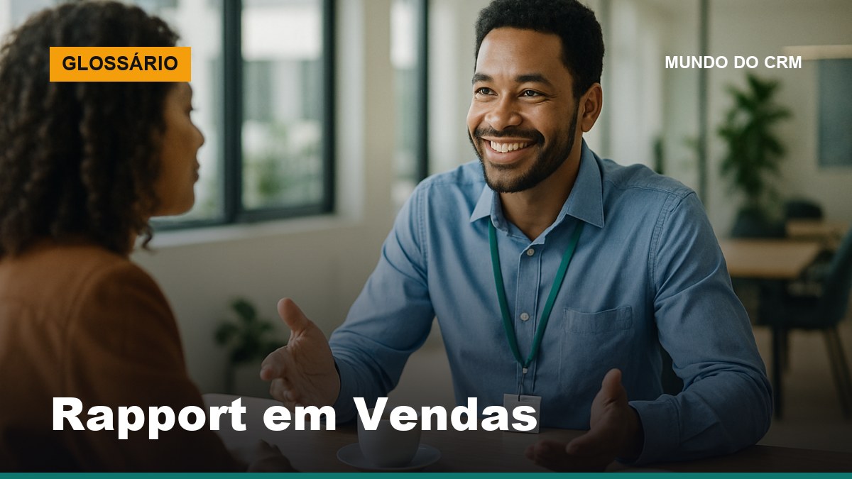 Vendedora brasileira constrói rapport em conversa genuína com cliente em sala de reunião com luz natural